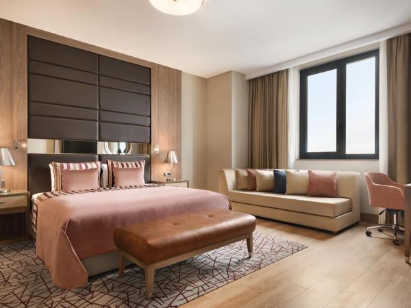 TRYP by Wyndham Istanbul Basın Ekspres : photo 4 de la chambre suite lit queen-size – non-fumeurs