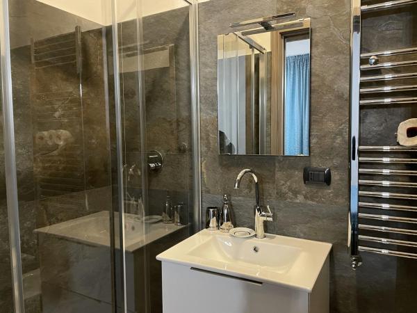 Poste Regie - Milan Guest House : photo 2 de la chambre grande chambre double