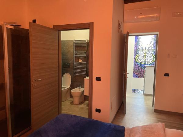 Poste Regie - Milan Guest House : photo 6 de la chambre grande chambre double