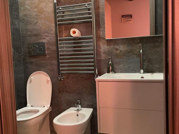 Poste Regie - Milan Guest House : photo 4 de la chambre grande chambre double