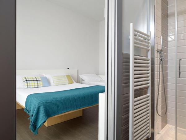 Hotel Madison : photo 3 de la chambre chambre triple supérieure avec balcon