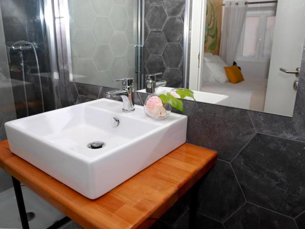 Le Jardin Secret de Faro Guesthouse : photo 2 de la chambre chambre double standard