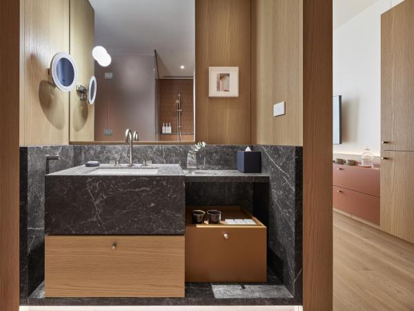 Hyatt Centric Melbourne : photo 10 de la chambre chambre lit king-size deluxe - vue sur ville