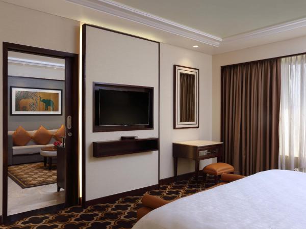 Sheraton Grand Pune Bund Garden Hotel : photo 2 de la chambre executive king suite room with lounge access - complimentary imfl from 6pm to 8pm