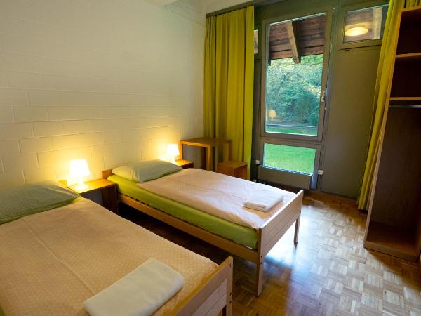 Luzern Youth Hostel : photo 1 de la chambre chambre lits jumeaux avec douche