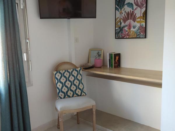 RIBA D'AUDE : photo 2 de la chambre chambre double avec salle de bains privative