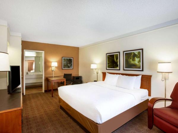 La Quinta Inn by Wyndham Austin Capitol / Downtown : photo 4 de la chambre chambre lit king-size deluxe