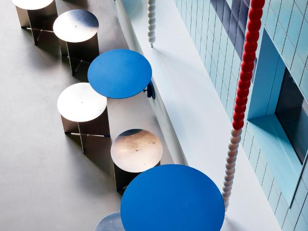 Hotel Not Hotel Rotterdam : photo 3 de la chambre hébergement piscine verticale