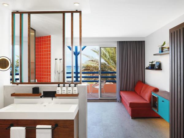 Salt of Palmar, Mauritius, a Member of Design Hotels : photo 4 de la chambre chambre plus côté piscine