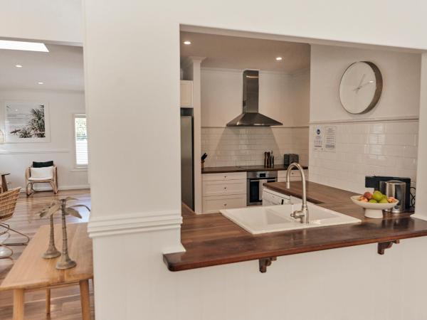 Sunrise Guesthouse : photo 5 de la chambre chambre lit king-size