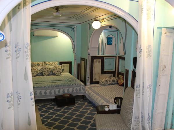 Jaipur Haveli : photo 6 de la chambre chambre triple avec salle de bains privative