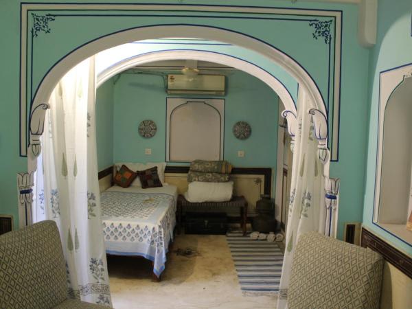 Jaipur Haveli : photo 9 de la chambre chambre triple avec salle de bains privative