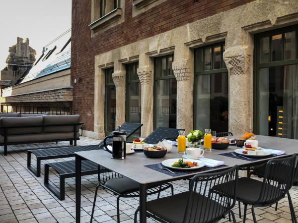 Kozmo Hotel Suites & Spa - Small Luxury Hotels of the World : photo 5 de la chambre suite junior avec terrasse et accès au spa