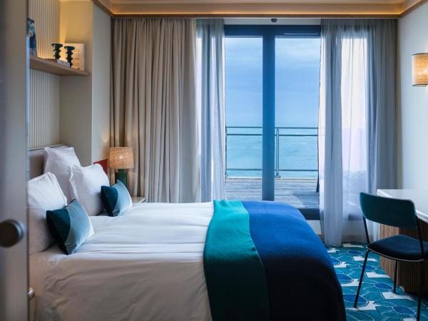 Hôtel Le Café de Paris : photo 3 de la chambre suite avec terrasse et hammam