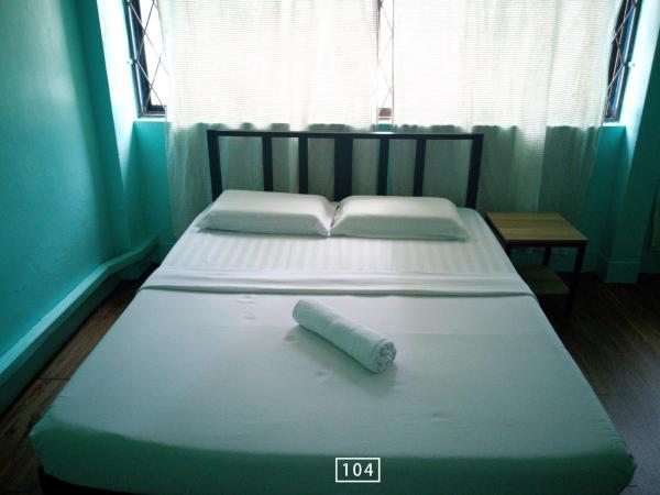 Akinabalu Youth Hostel : photo 5 de la chambre chambre double standard - vue sur ville