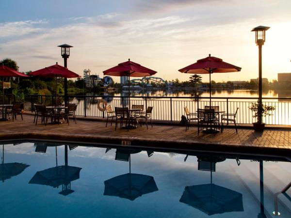 Plaza Suites On International Drive Near Universal Studios : photo 3 de la chambre suite 1 chambre lit king-size de luxe sans frais de service - vue sur ville