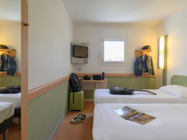 Ibis budget Saint-Étienne stade : photo 8 de la chambre chambre lits jumeaux standard