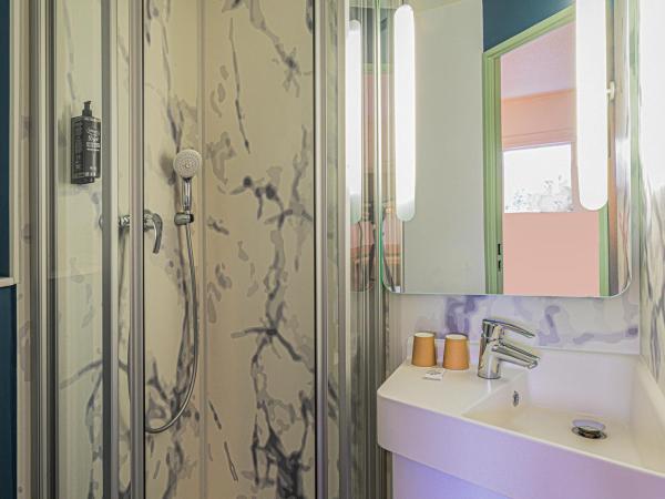 Ibis budget Saint-Étienne stade : photo 1 de la chambre chambre double standard