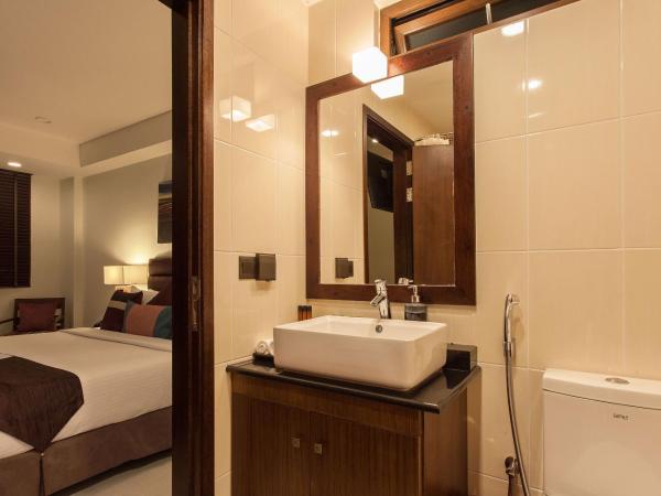 The Somerset Hotel : photo 8 de la chambre deluxe double or twin room (free return airport transfer, 10% off on food & beverage and complimentary gym access)