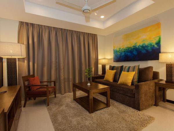 The Somerset Hotel : photo 2 de la chambre family suite (free return airport transfer, 10% off on food & beverage and complimentary gym access)