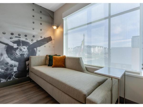 Cambria Hotel Nashville Airport : photo 4 de la chambre chambre lit king-size standard - non-fumeurs