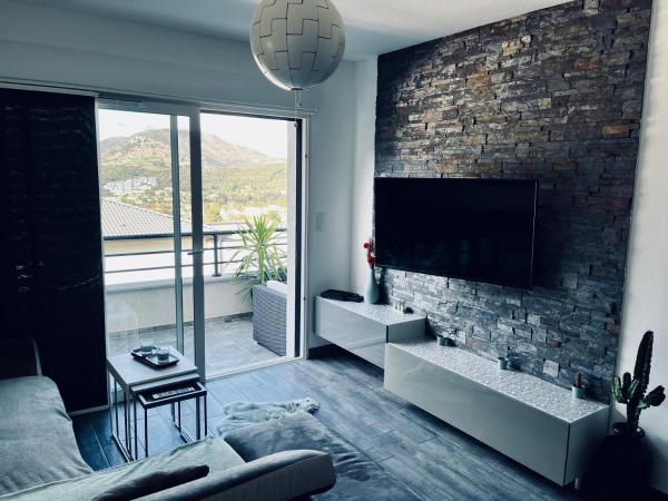 Casa Petra SALGA : photo 1 de la chambre chambre lit king-size - vue sur montagne