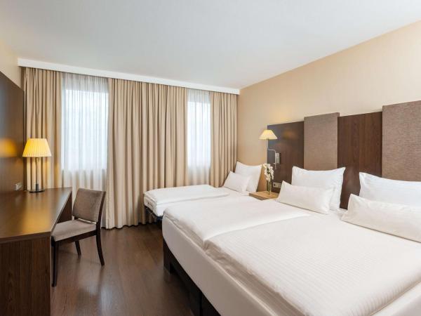 NH Danube City : photo 1 de la chambre chambre double ou lits jumeaux supérieure