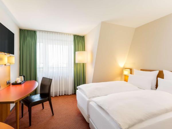 NH Berlin City Ost : photo 3 de la chambre chambre double ou lits jumeaux standard