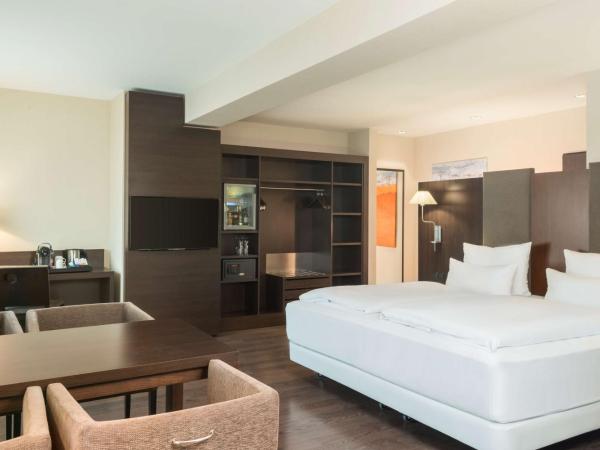 NH Düsseldorf Königsallee : photo 3 de la chambre suite junior