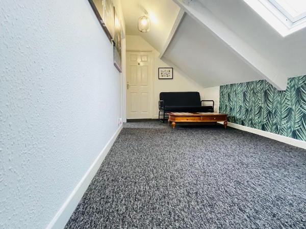 Fishponds Lodge : photo 7 de la chambre chambre familiale avec salle de bains privative