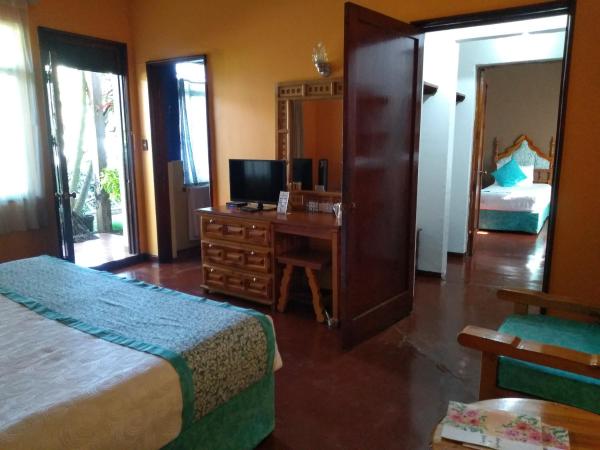 Hotel Posada Quinta Las Flores : photo 4 de la chambre dortoir mixte 