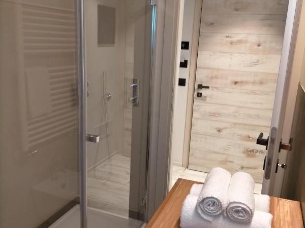 Maison Bionaz Ski & Sport : photo 7 de la chambre double room with hot tub and balcony