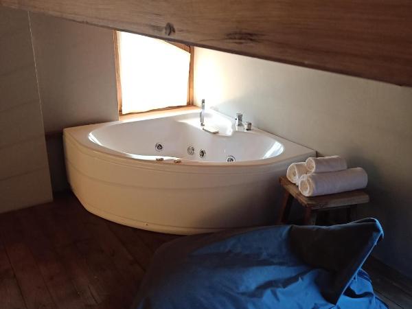 Maison Bionaz Ski & Sport : photo 5 de la chambre junior suite with hot tub and balcony