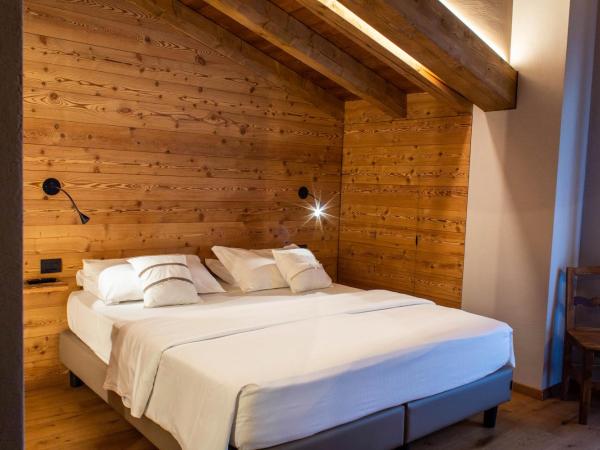 Maison Bionaz Ski & Sport : photo 5 de la chambre deluxe double room with hot tub and balcony