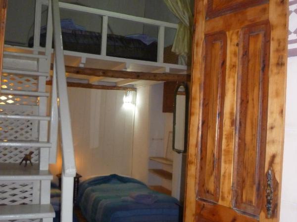 Riad Jade Mogador : photo 3 de la chambre chambre familiale avec salle de bains privative