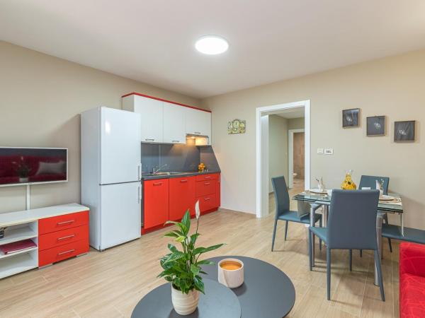 Apartment Complex Irena with Pool : photo 2 de la chambre appartement - rez-de-chaussée