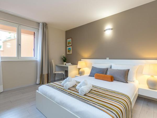 Apartment Complex Irena with Pool : photo 7 de la chambre appartement avec terrasse