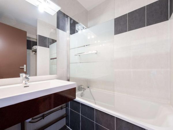 Comfort Hotel Dijon Sud - 21600 LONGVIC : photo 6 de la chambre chambre familiale - non-fumeurs