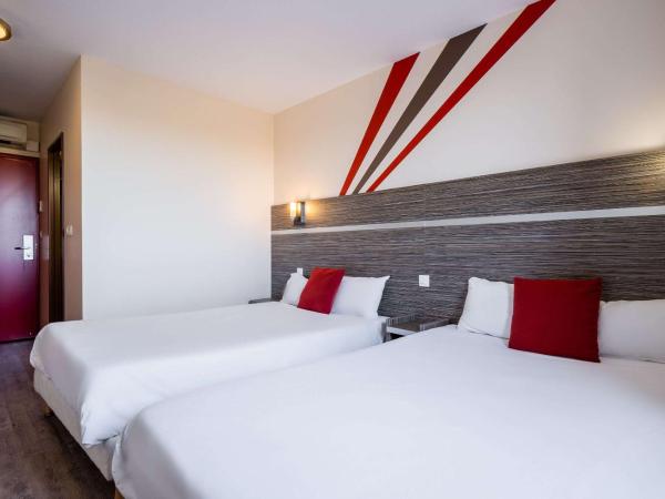 Comfort Hotel Dijon Sud - 21600 LONGVIC : photo 8 de la chambre chambre lit queen-size avec 2 lits simples