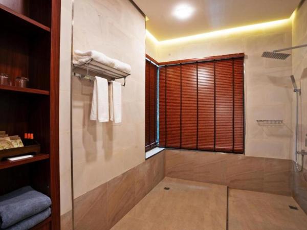 Phi Phi Mountain Beach Resort SHA Certified : photo 5 de la chambre chambre de luxe - vue sur piscine