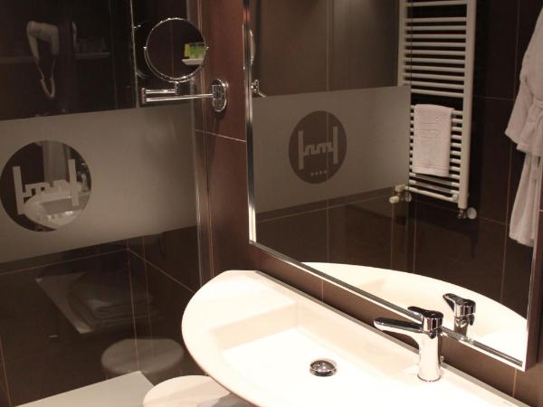 Silken Monumental Naranco : photo 3 de la chambre chambre lits jumeaux