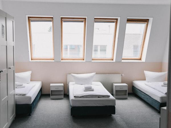 Hotel-Pension ODIN : photo 7 de la chambre appartement avec balcon