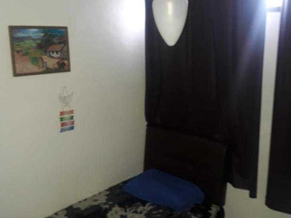 Hostel Gerais : photo 3 de la chambre chambre simple avec salle de bains commune