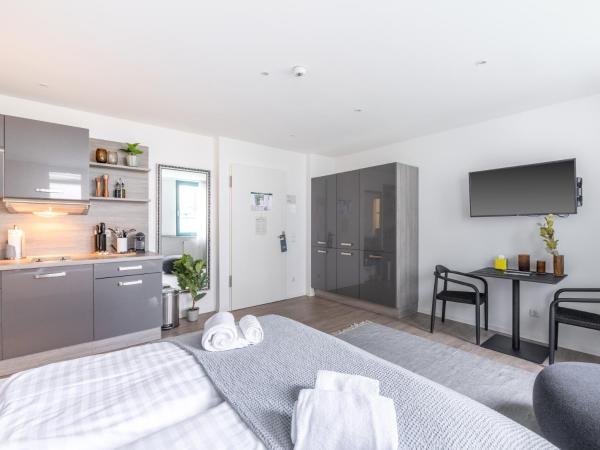 limehome Köln Friesenplatz - Digital Access : photo 7 de la chambre suite m with courtyard view