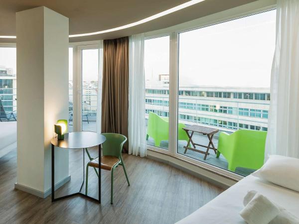Ibis Styles Lisboa Centro Marquês de Pombal : photo 3 de la chambre chambre supérieure avec 1 lit queen-size et 1 lit simple 
