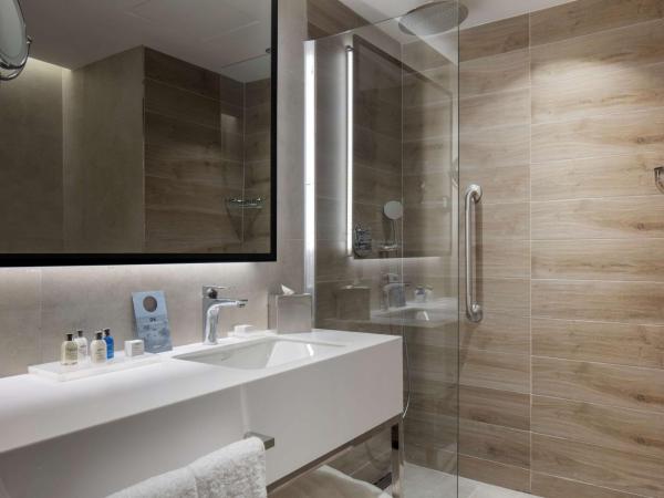 Radisson Hotel Izmir Aliaga : photo 1 de la chambre hébergement séjour entre amis et en famille - 2 chambres communicantes