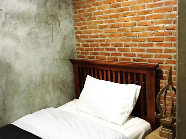 Lanna Hostel : photo 3 de la chambre chambre simple standard avec climatisation