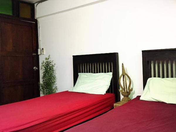 Lanna Hostel : photo 4 de la chambre chambre lits jumeaux standard avec climatisation