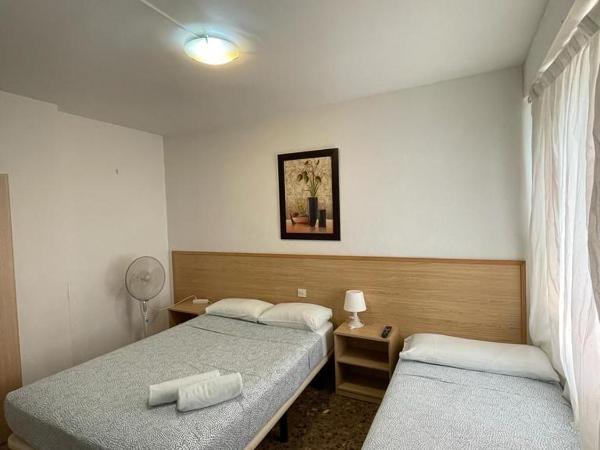 Hostal Milmarcos : photo 4 de la chambre chambre triple