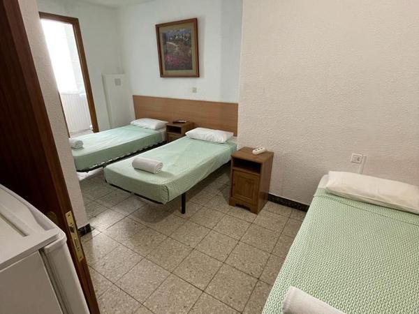 Pensión Fortea : photo 5 de la chambre chambre triple